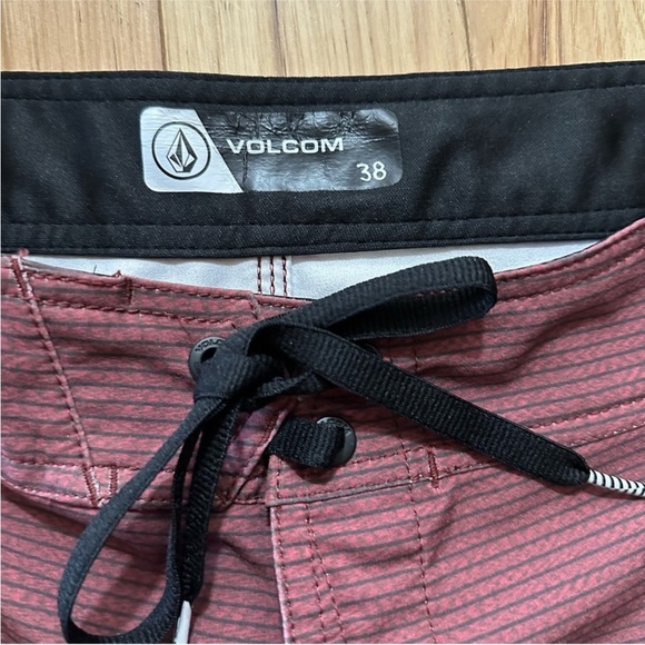 Men’s size 38 Volcom hybrid swim shorts - Picture 3 of 3